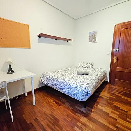 Centrico Y Amplio Piso En Apartament
